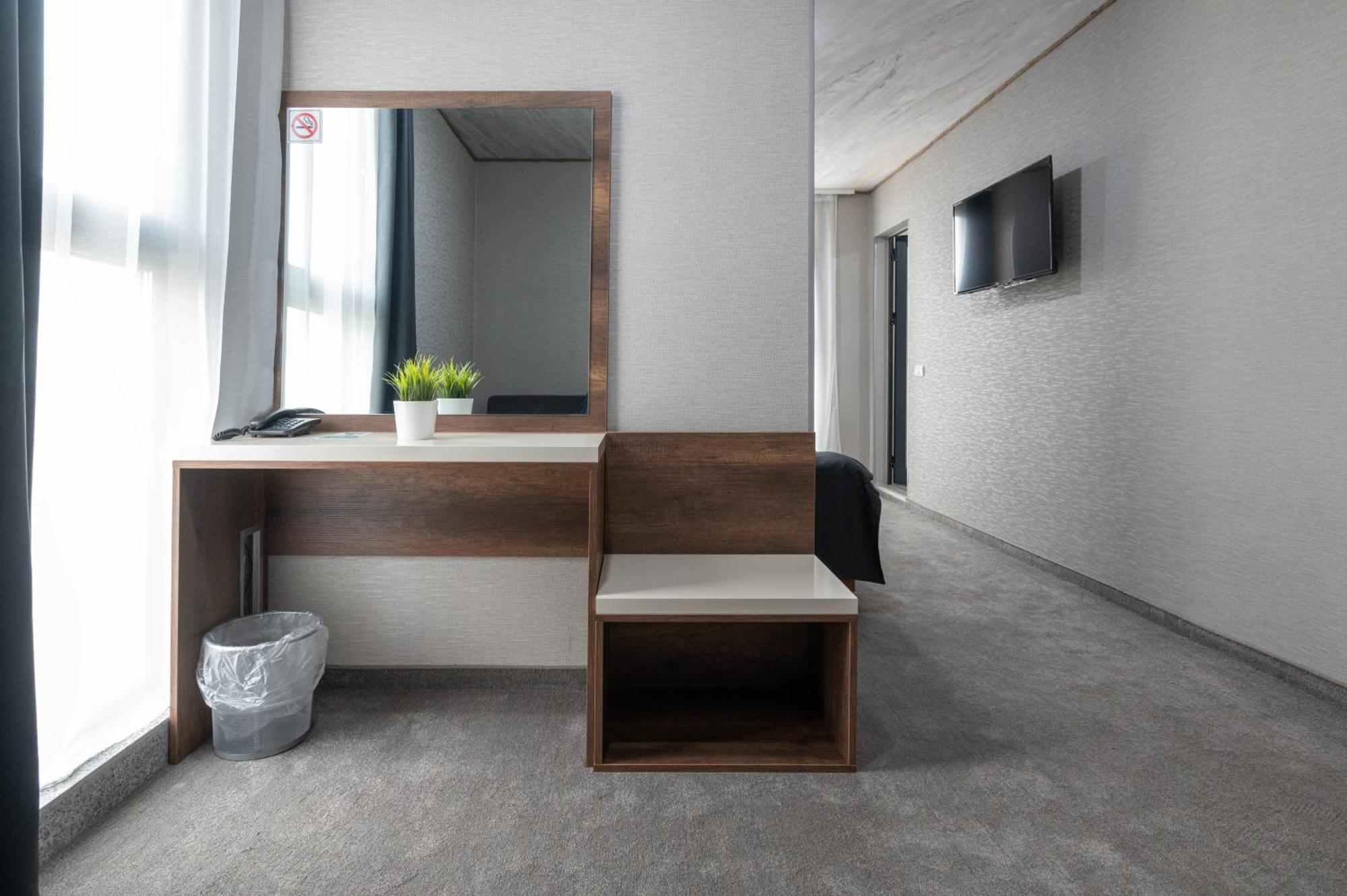Hotel Boutique 5 - Free Parking - Free Breakfast - Free Internet - Evse — Photos 2